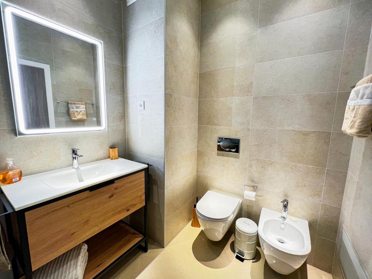 Luxury Condo In Top Complex With Ocean And Marina View By Be Cherish อัลบูเฟรา ภายนอก รูปภาพ